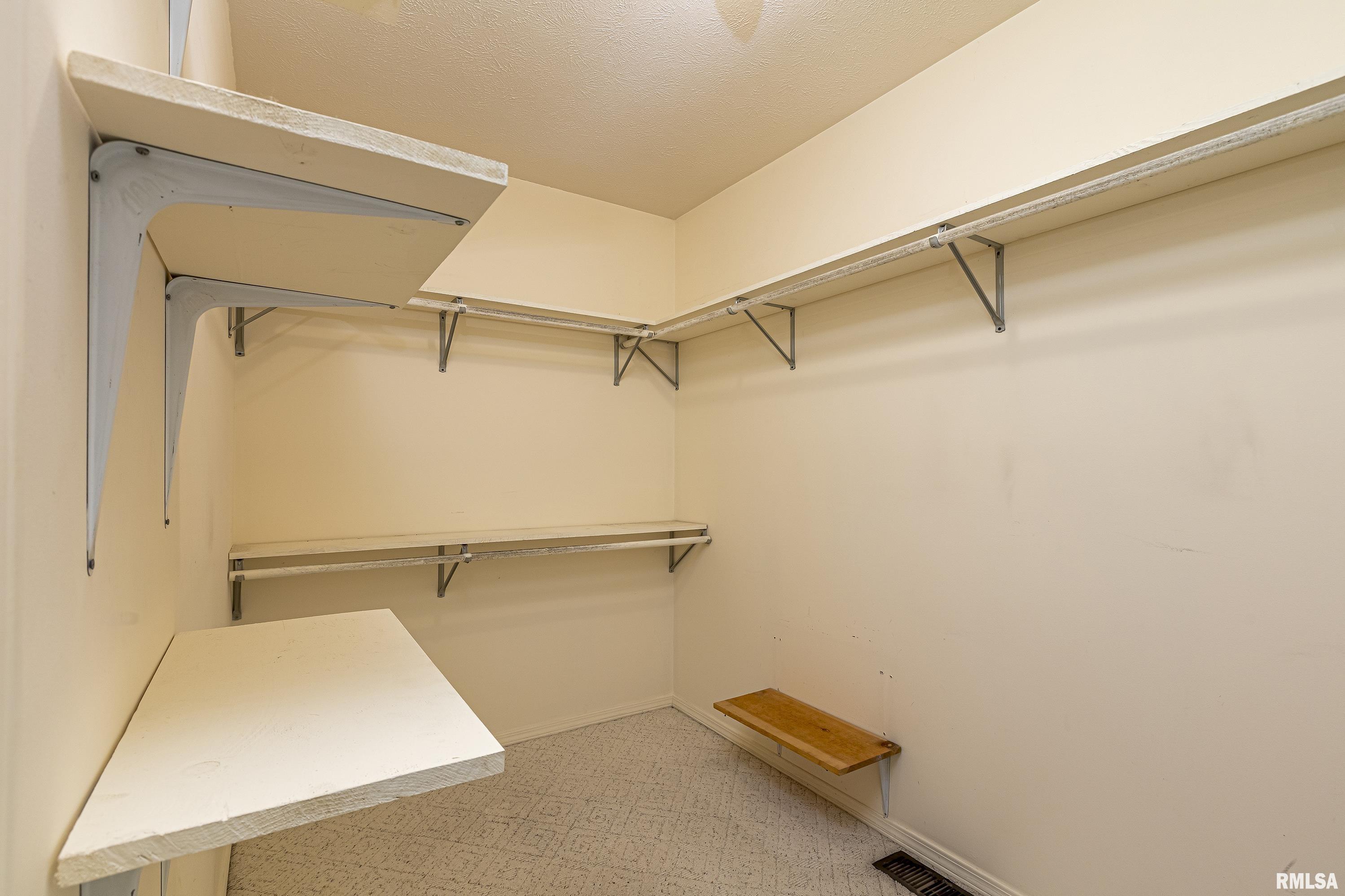 2115 Weaver Road Herrin, IL 62948 - Photo 21 of 35 Gallery Image 21