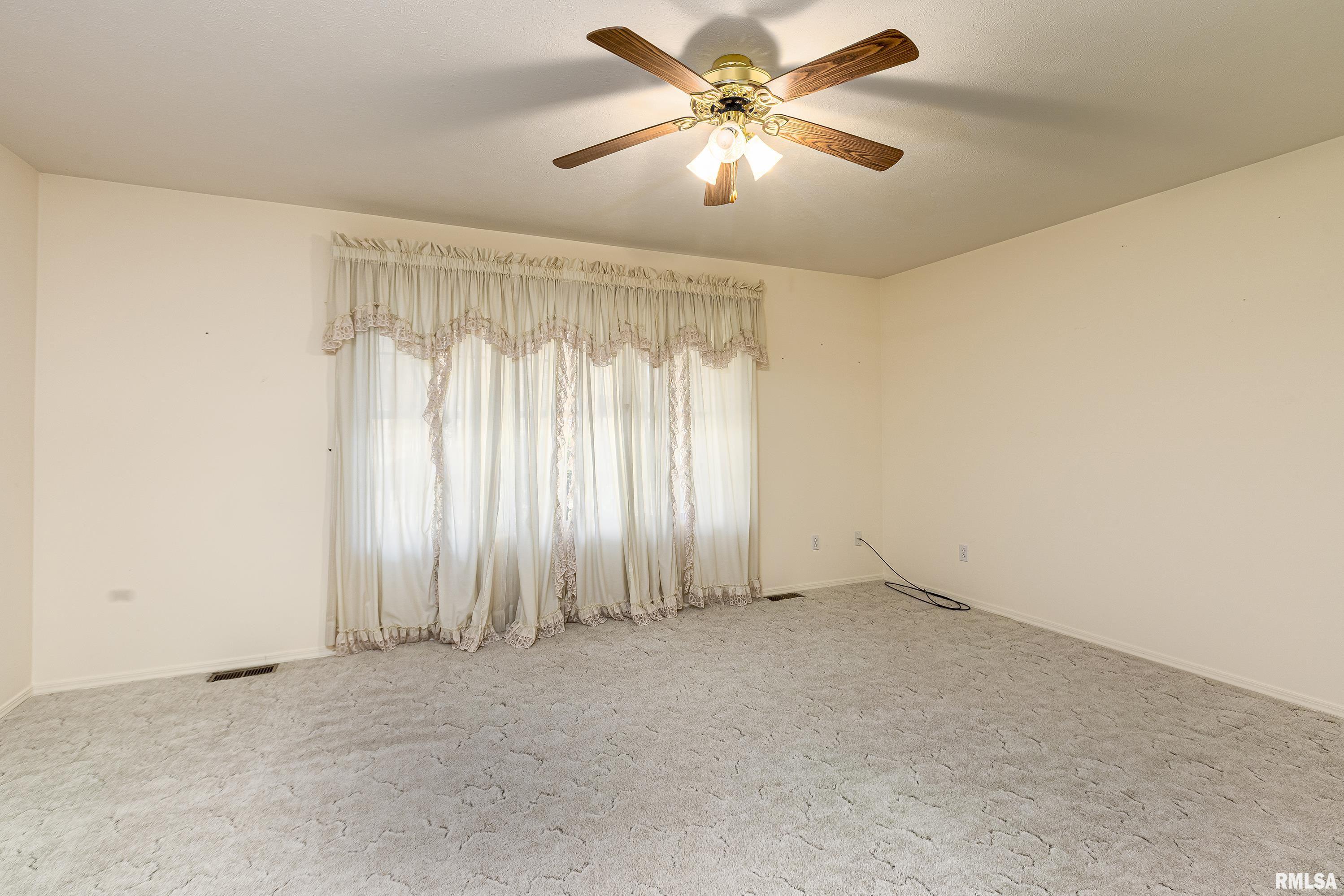 2115 Weaver Road Herrin, IL 62948 - Photo 8 of 35 Gallery Image 8