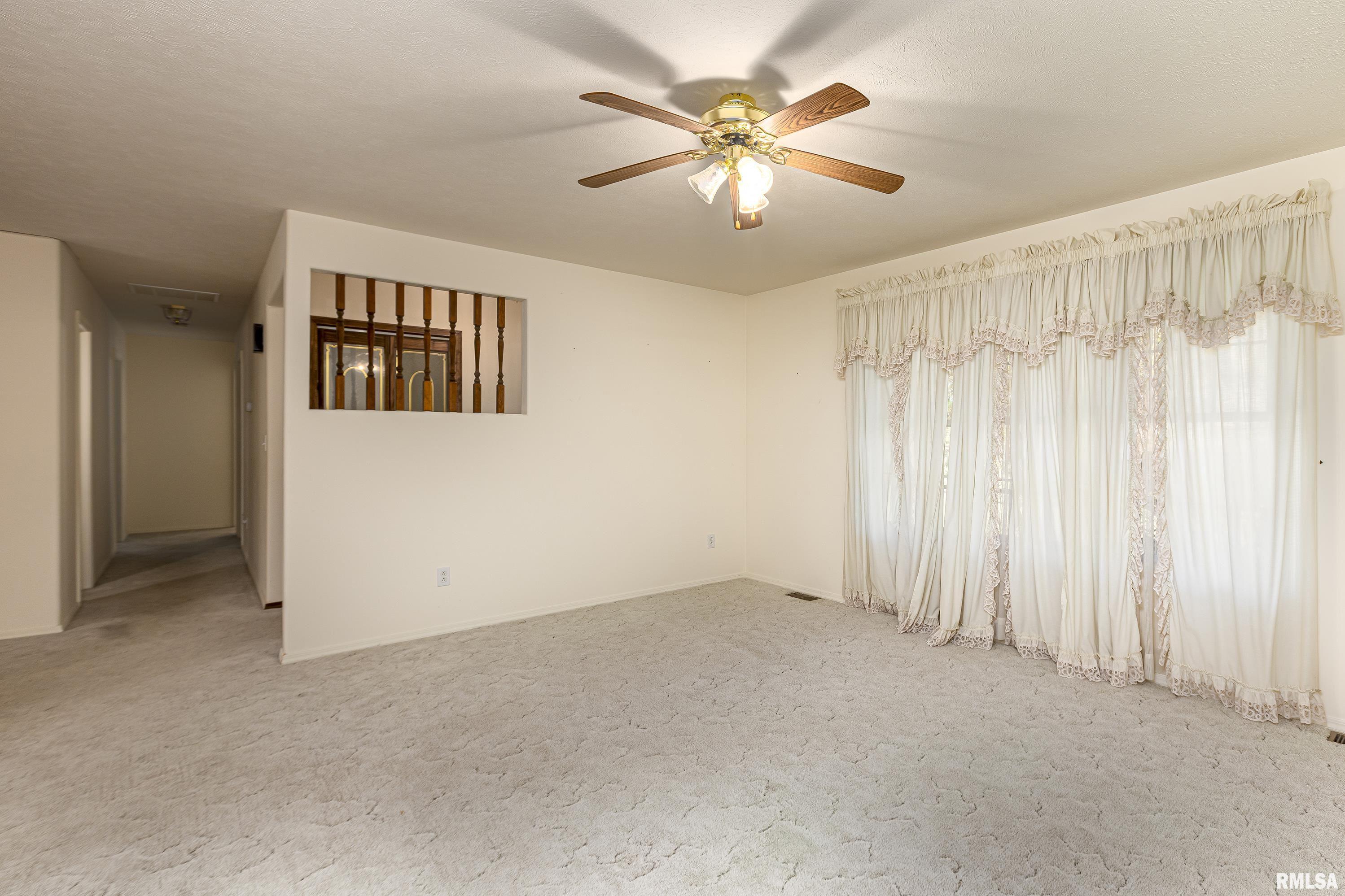 2115 Weaver Road Herrin, IL 62948 - Photo 9 of 35 Gallery Image 9