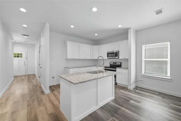 $1,700 | 422 North Elliott Avenue, Sherman, TX 75090