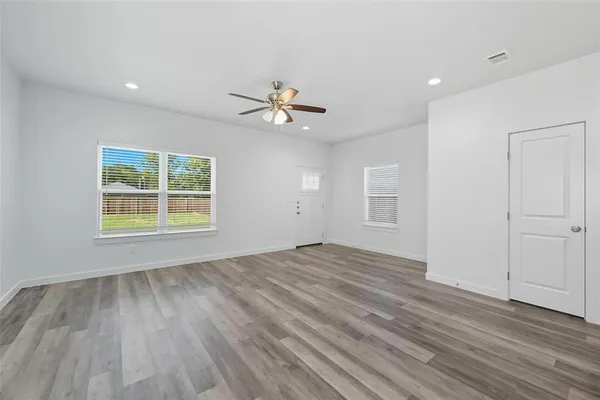 $1,700 | 422 North Elliott Avenue, Sherman, TX 75090