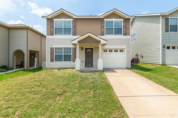 $1,800 | 2920 Pima Lane, Fort Worth, TX 76119