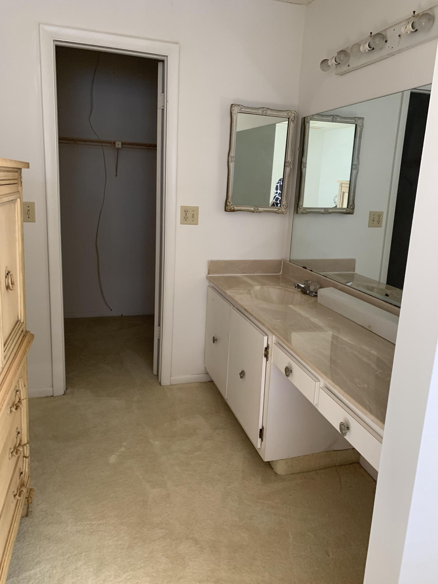 8777 Warwick Drive, Unit 265 Boca Raton, FL 33433 - Photo 10 of 14 Master Bathroom