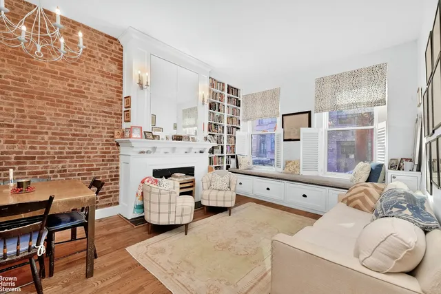 $869,000 | 68 East 93rd Street, Unit 1F | Upper East Side