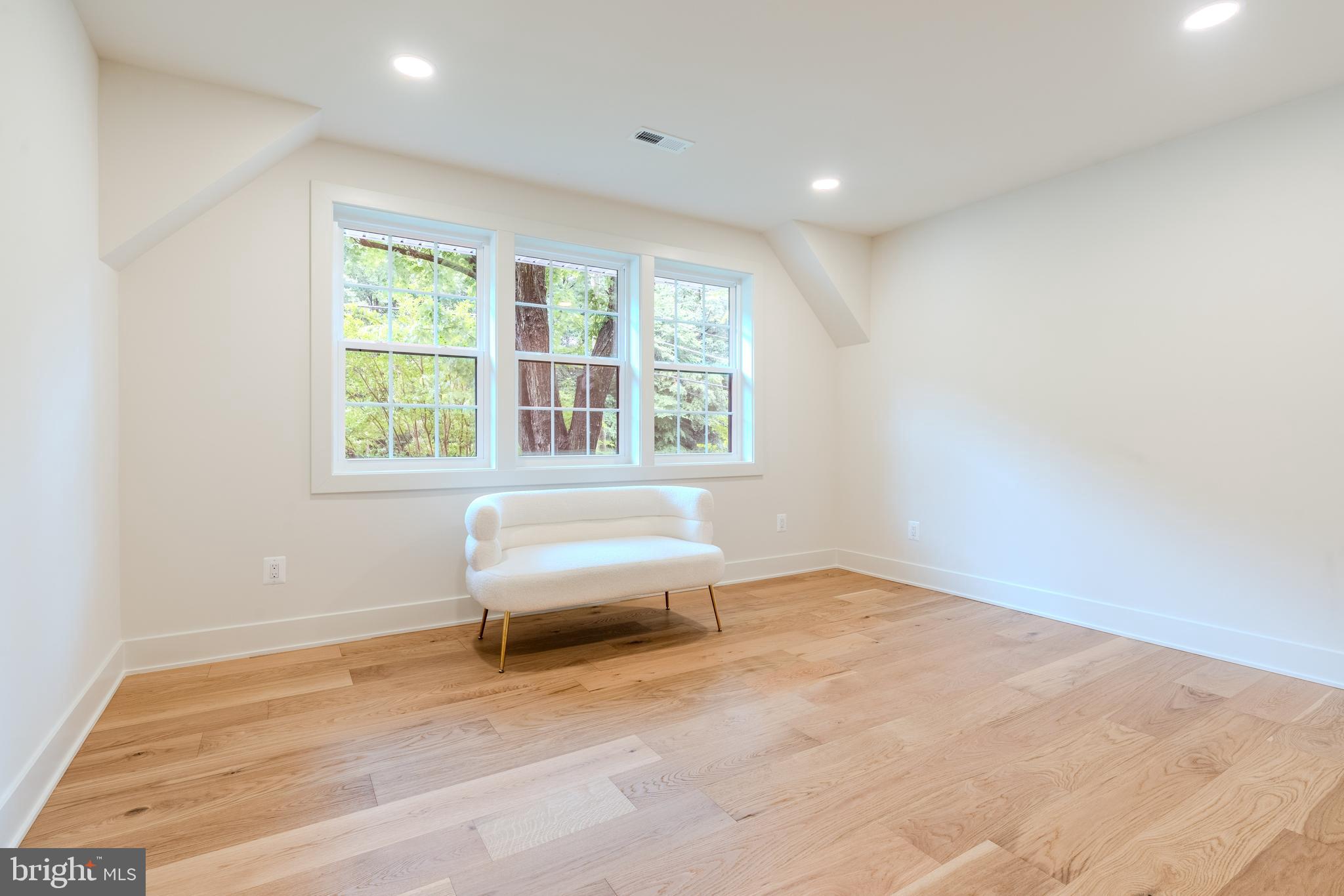 5303 Rolling Road Springfield, VA 22151 - Photo 18 of 48