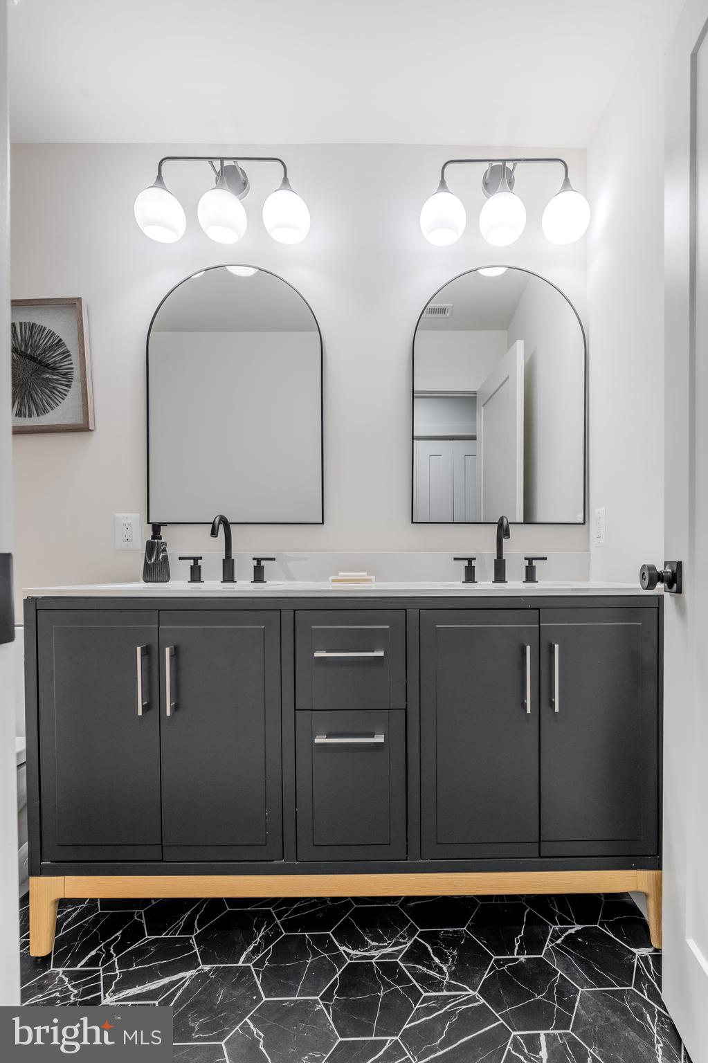 5303 Rolling Road Springfield, VA 22151 - Photo 25 of 48