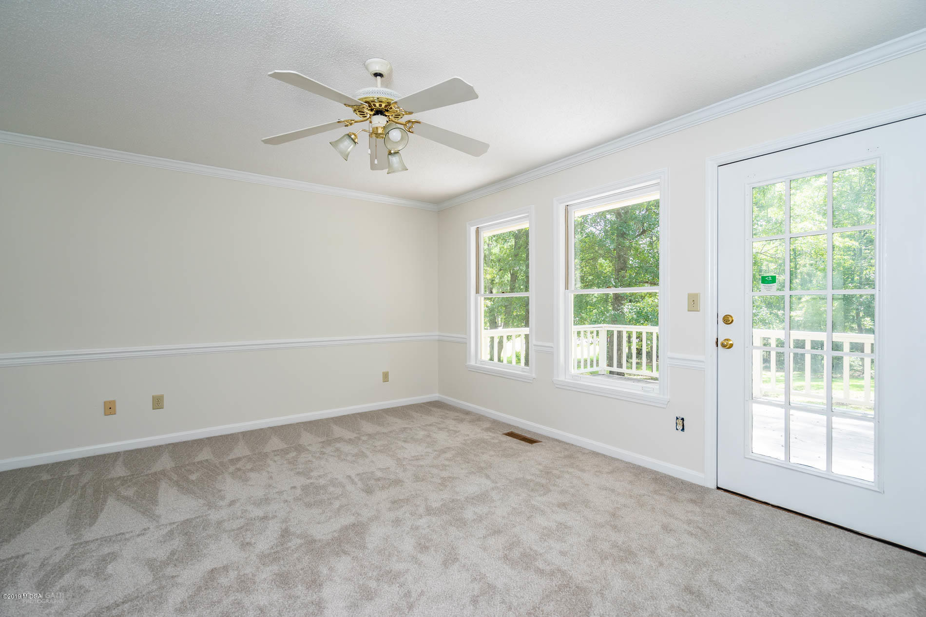 1041 Pate Road Juliette, GA 31046 - Photo 8 of 16 a view of an empty room with a window