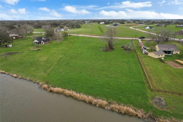 $70,000 | 708 Winchester Trail, Angleton, TX 77515