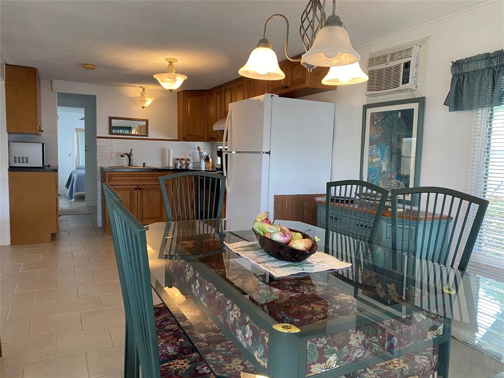 14629 Sunset Drive Delray Beach, FL 33445 - Photo 10 of 35 a living room with furniture