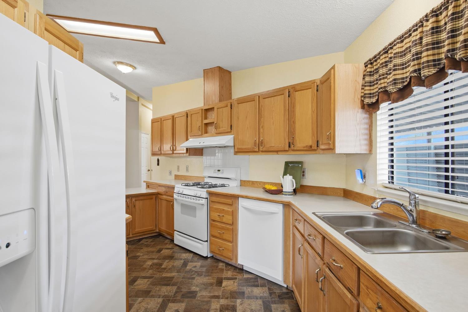 2621 Prescott Road, Unit 151 Modesto, CA 95350 - Photo 9 of 29