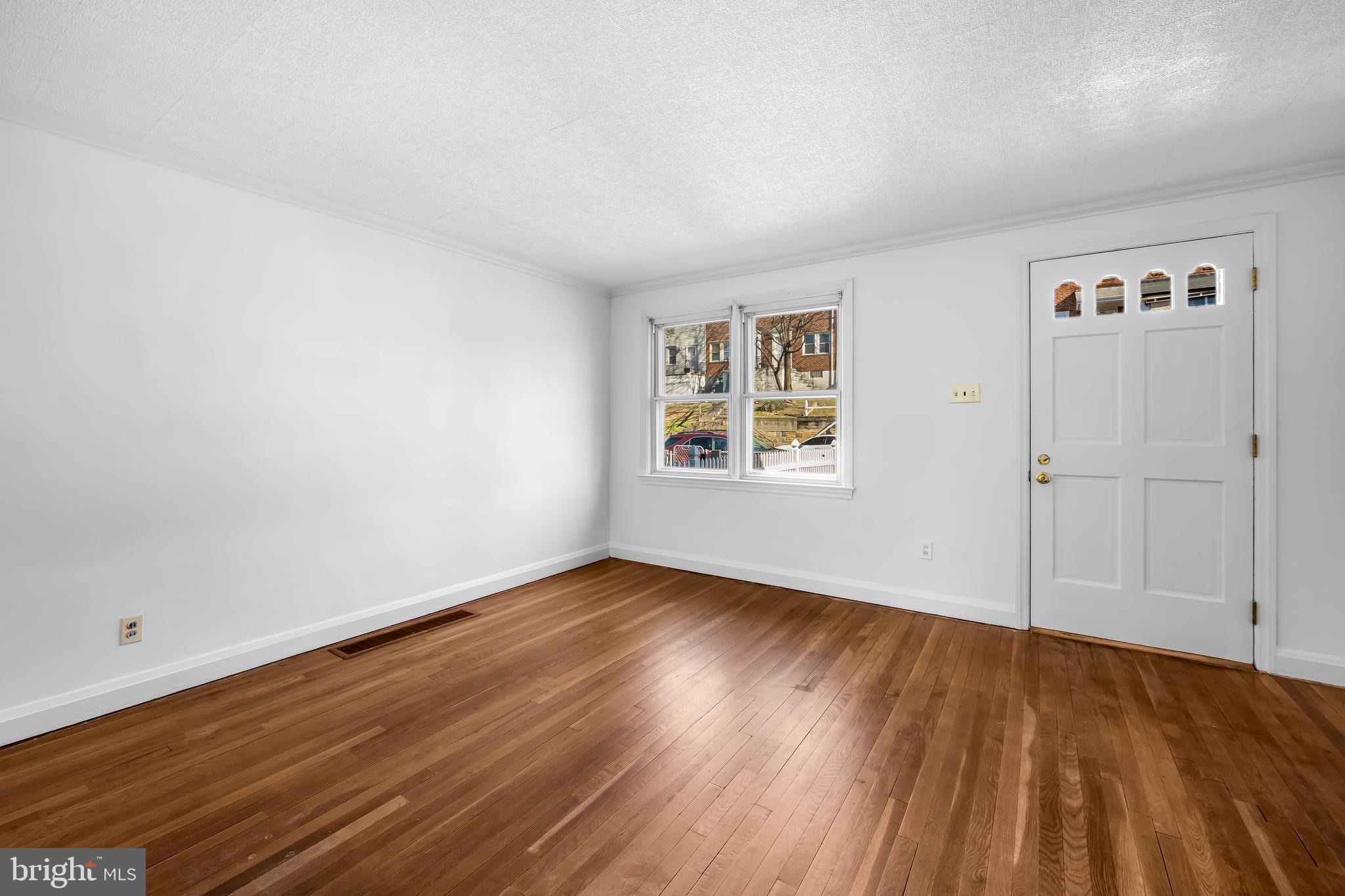 215 Grove Park Road Brooklyn, MD 21225 - Photo 4 of 33