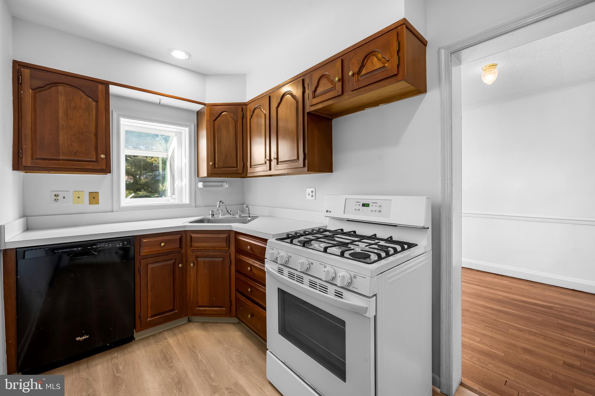 215 Grove Park Road Brooklyn, MD 21225 - Photo 9 of 33