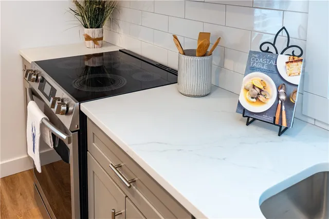 $369,900 | 32 Exchange Street, Unit 203, East Greenwich, RI 02818