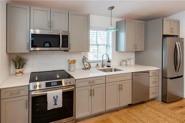 $369,900 | 32 Exchange Street, Unit 203, East Greenwich, RI 02818