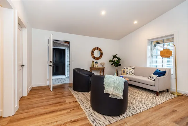 $369,900 | 32 Exchange Street, Unit 203, East Greenwich, RI 02818