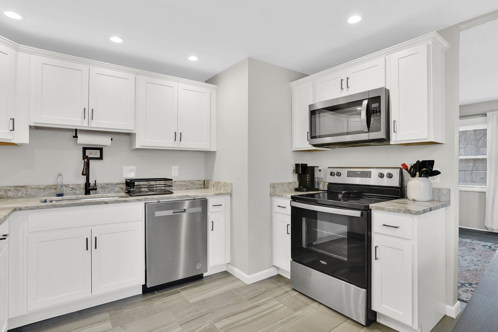 130 Fieldston Street Springfield, MA 01119 - Photo 5 of 28