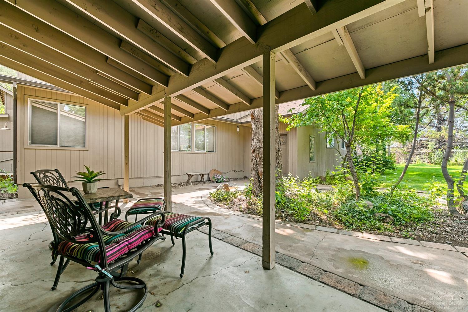 19005 Couch Market Road Bend, OR 97703 - Photo 3 of 22 Additional Photo
