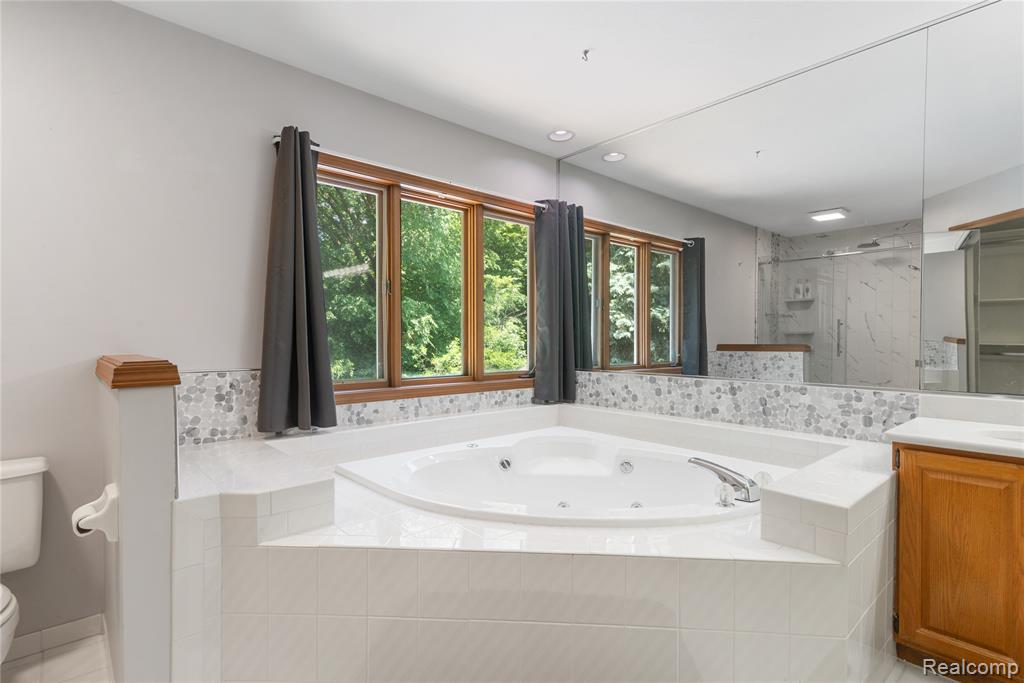 1484 Kings Pointe Road Grand Blanc, MI 48439 - Photo 28 of 48 Gallery Image 28