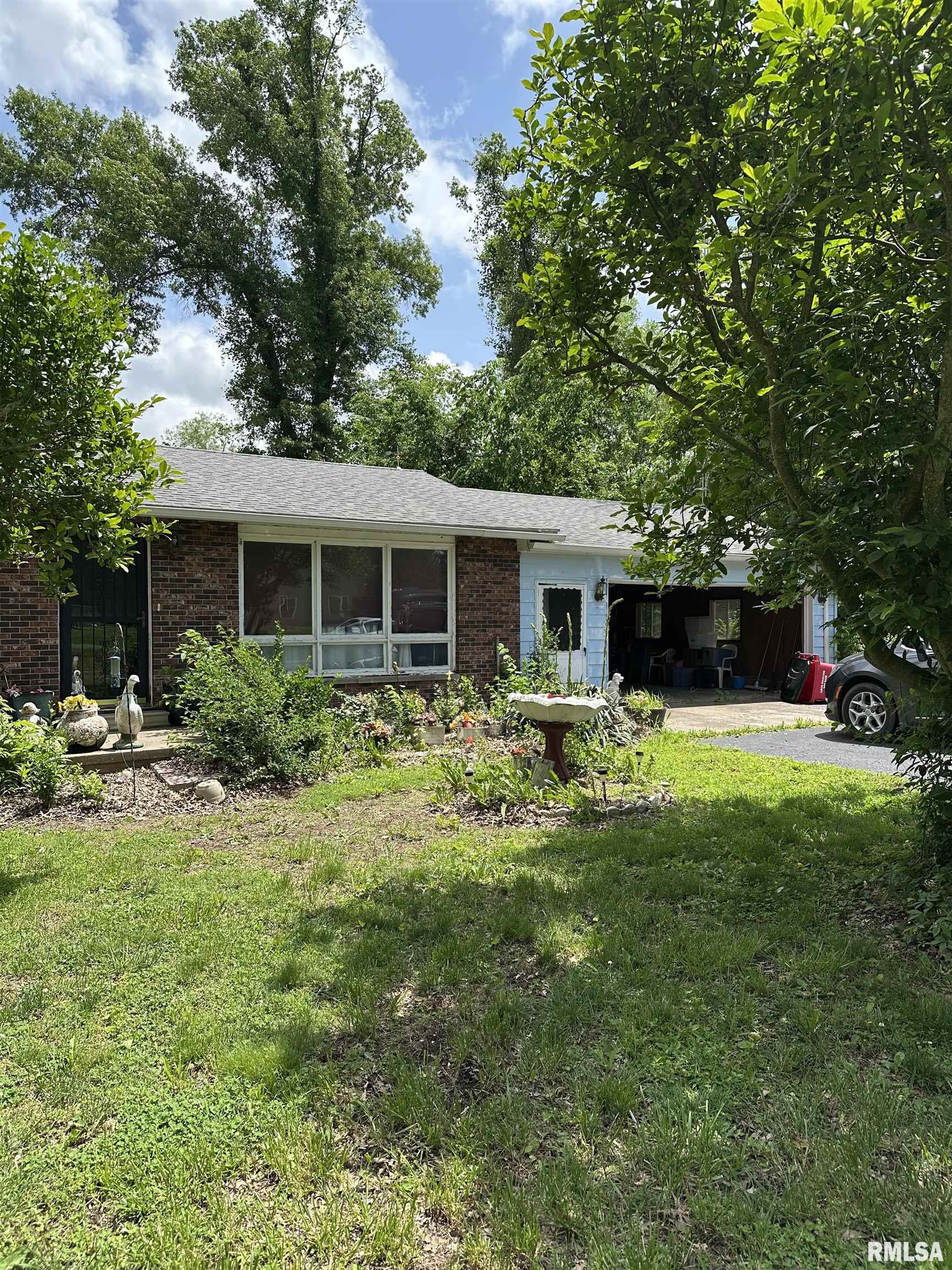 1480 Hemlock Road Du Quoin, IL 62832 - Photo 2 of 22 Gallery Image 2