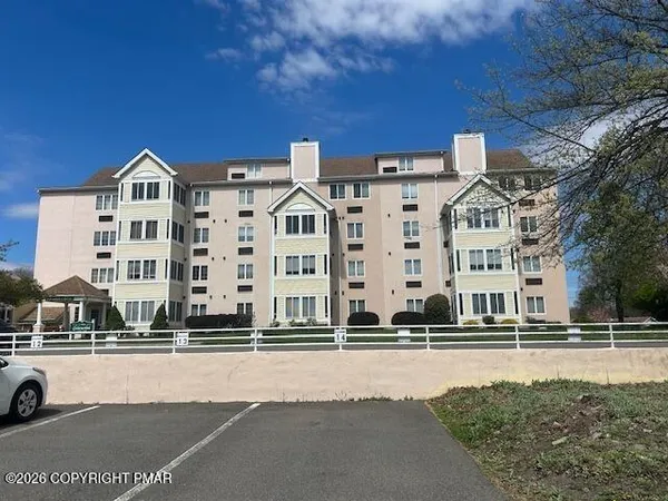 $78,000 | 3 Village Circle, Unit 203, East Stroudsburg, PA 18301