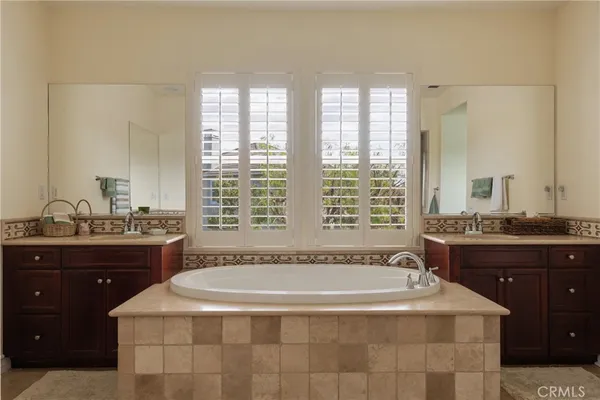 $2,400,000 | 16632 Camilia Avenue, Tustin, CA 92782