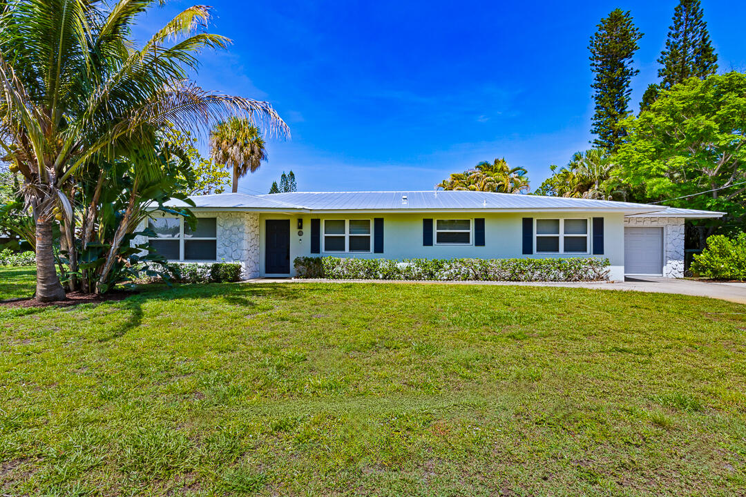 381 Southeast Edgewood Drive Stuart, FL 34996 - Photo 1 of 22 381 SE Edgewood Drive-6
