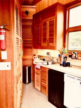 $5,300 | 18 Erie Street, Ocean Beach, NY 11770