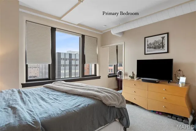 $291,750 | 915 Olive Street, Unit 1203, St. Louis, MO 63101