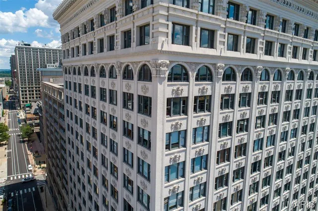 $291,750 | 915 Olive Street, Unit 1203, St. Louis, MO 63101