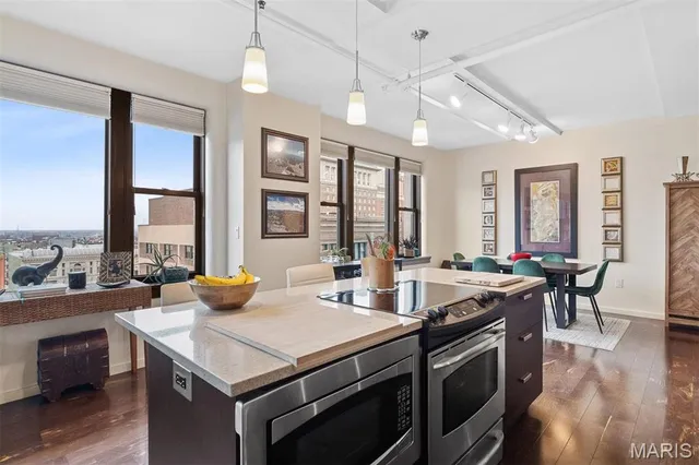 $291,750 | 915 Olive Street, Unit 1203, St. Louis, MO 63101