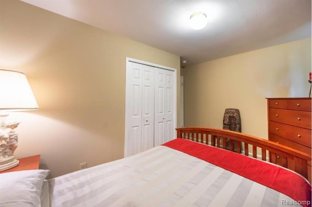 2260 Nixon Road Ann Arbor, MI 48105 - Photo 11 of 51