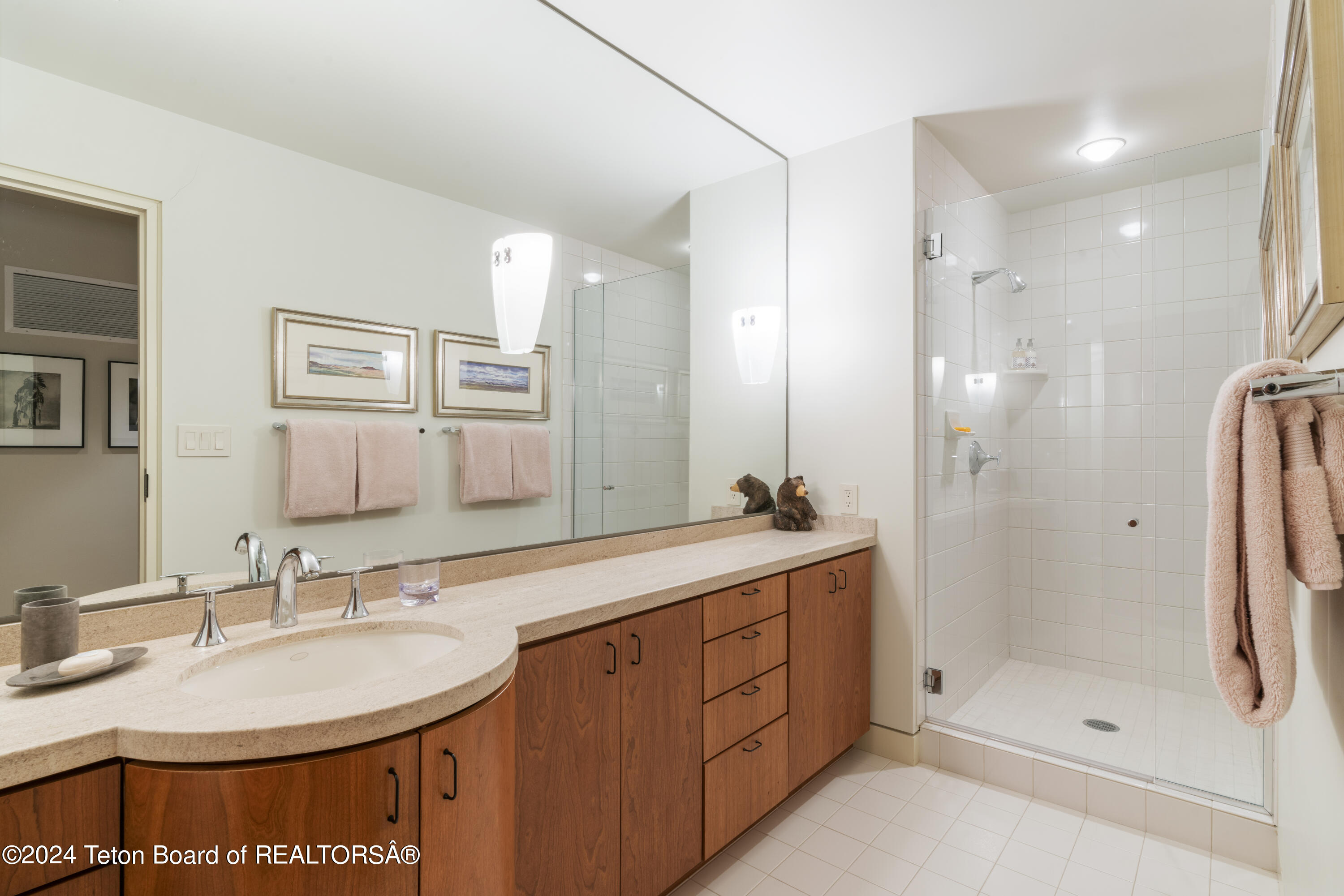 5070 Beavertail Road Wilson, WY 83014 - Photo 23 of 34 Lower-Level Guest Bath