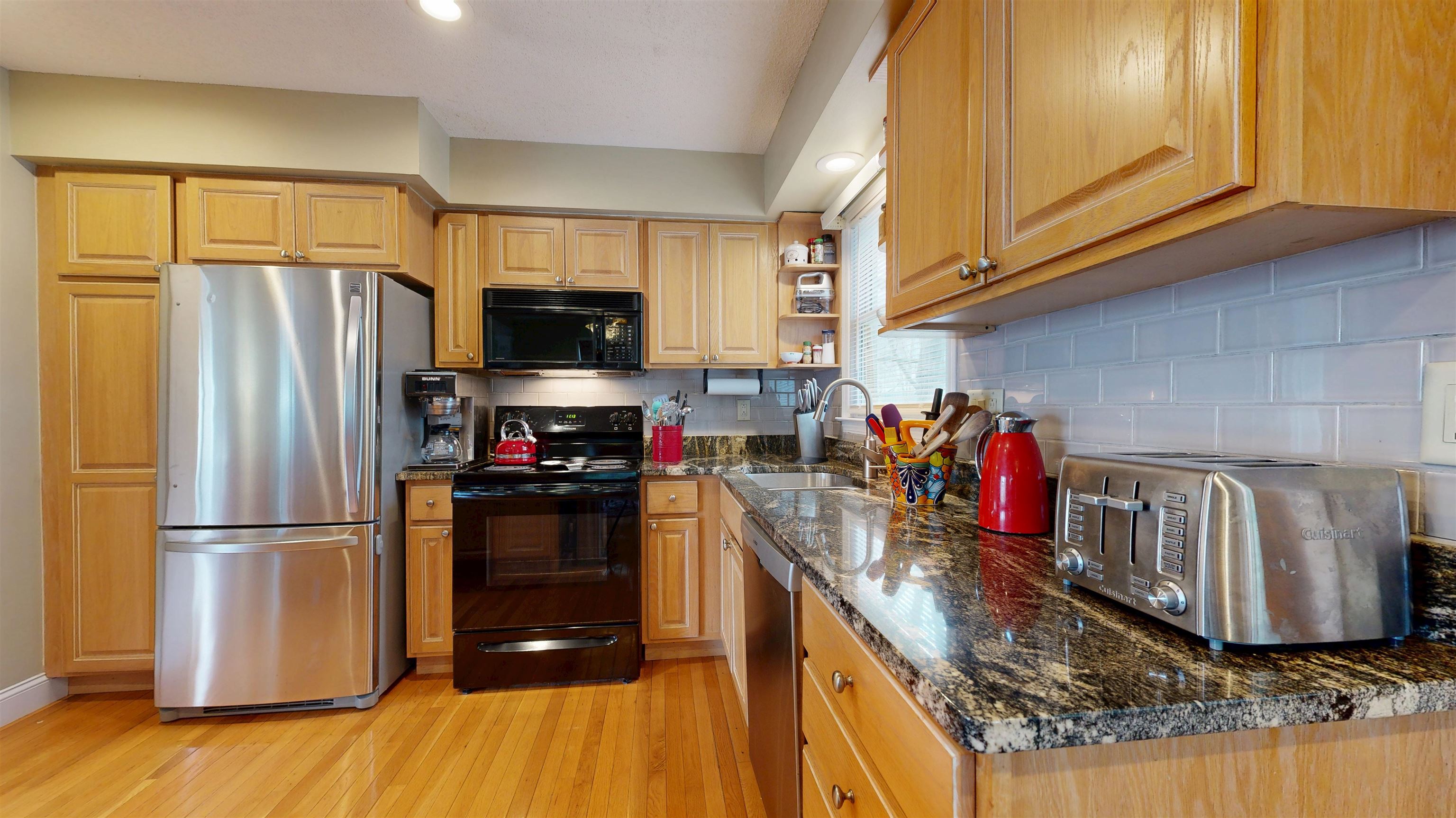 338 Collamer Circle Shelburne, VT 05482 - Photo 8 of 38