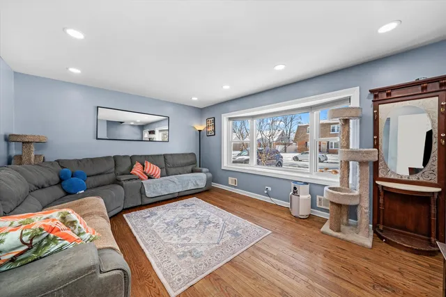 $285,000 | 11553 South Joalyce Drive, Alsip, IL 60803