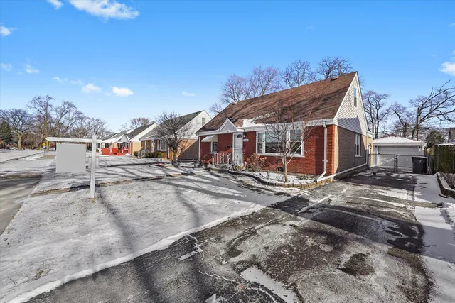 $285,000 | 11553 South Joalyce Drive, Alsip, IL 60803