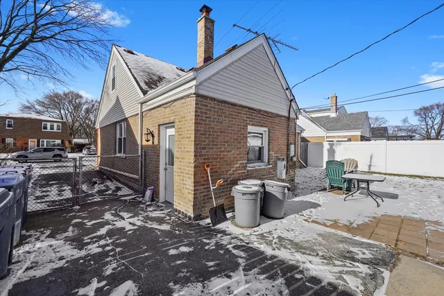 $285,000 | 11553 South Joalyce Drive, Alsip, IL 60803