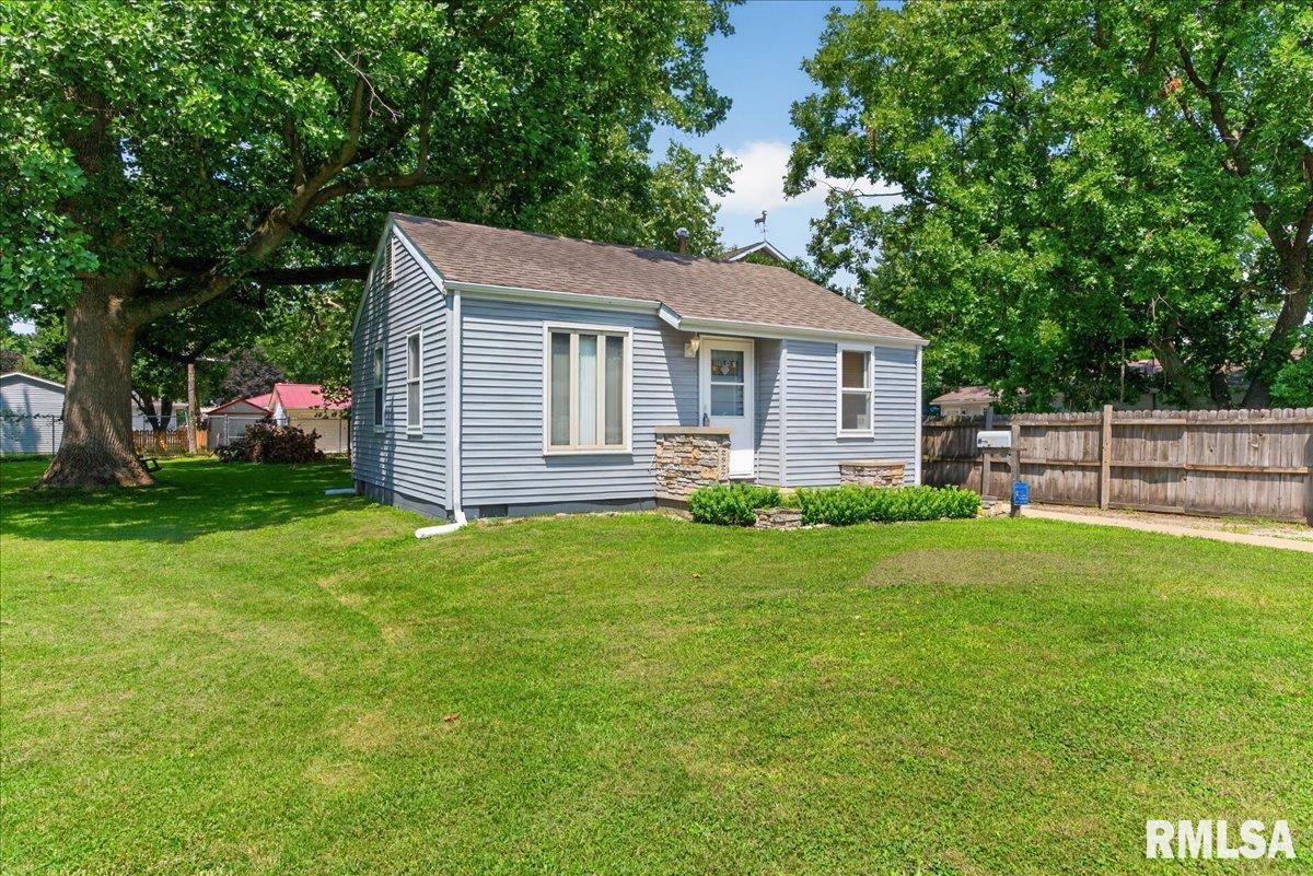 2827 South Walnut Street Springfield, IL 62704 - Photo 4 of 25