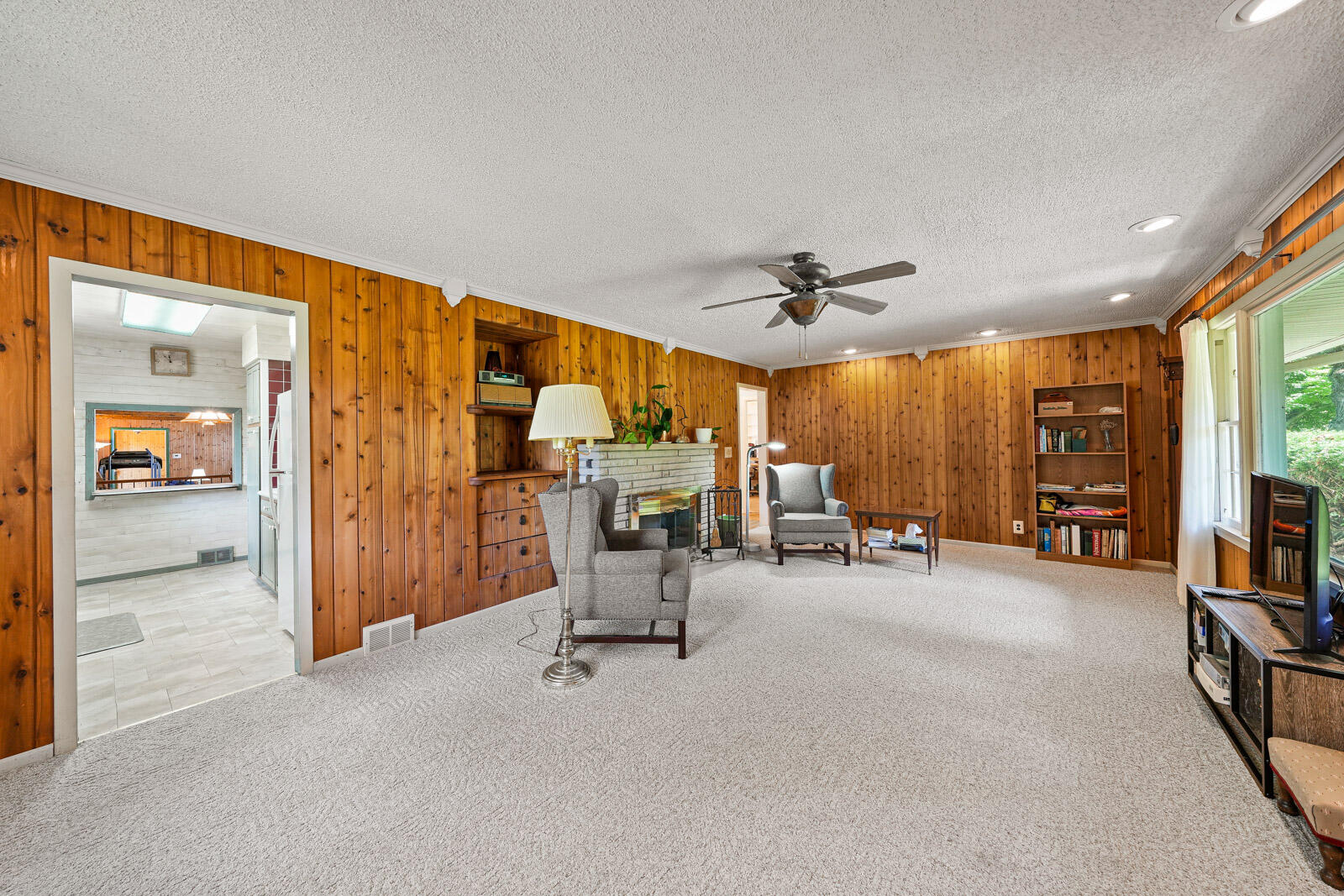 302 North Fulton Street Cassopolis, MI 49031 - Photo 14 of 56 302 N Fulton Street (9 of 55)