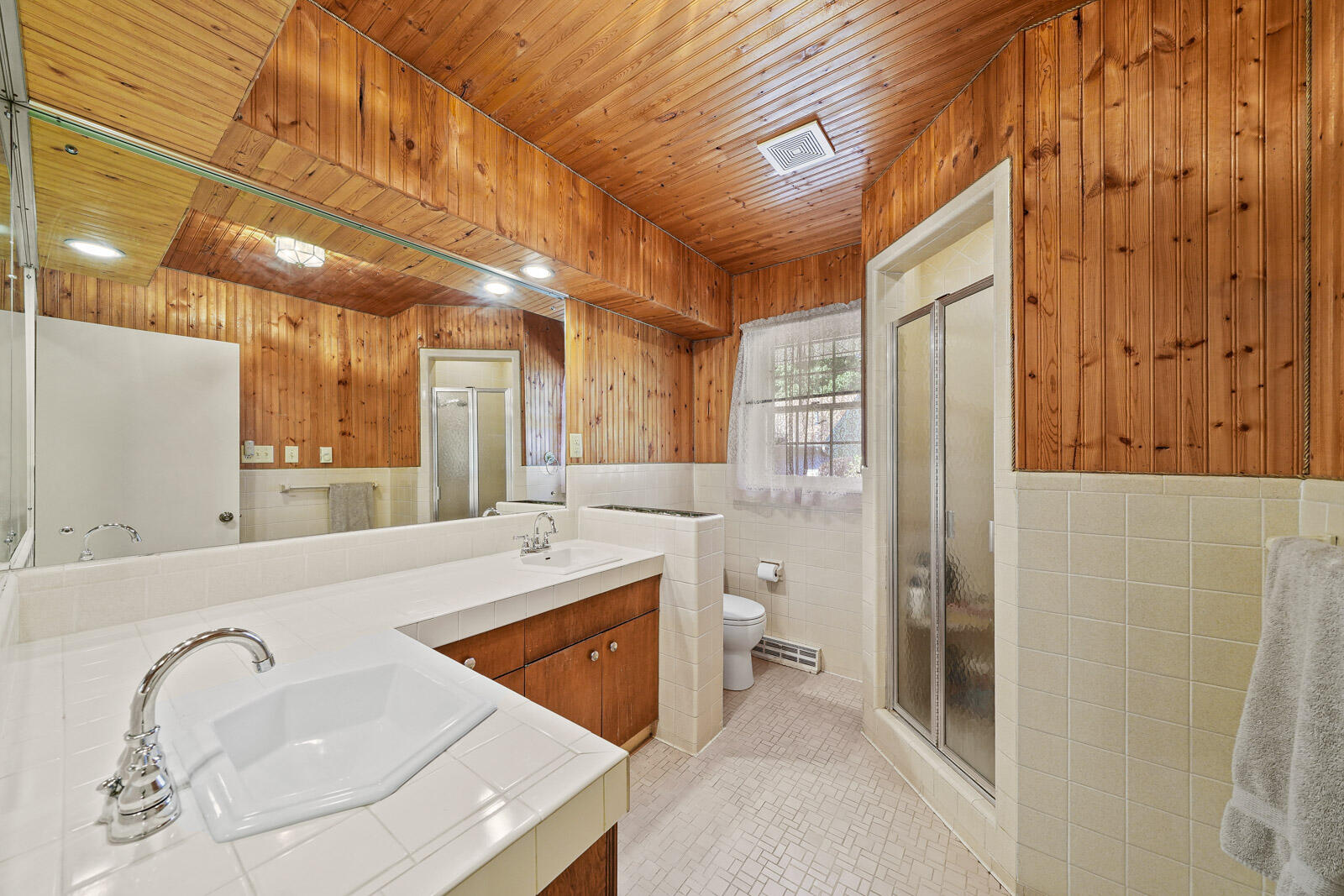 302 North Fulton Street Cassopolis, MI 49031 - Photo 27 of 56 302 N Fulton Street (4 of 55)