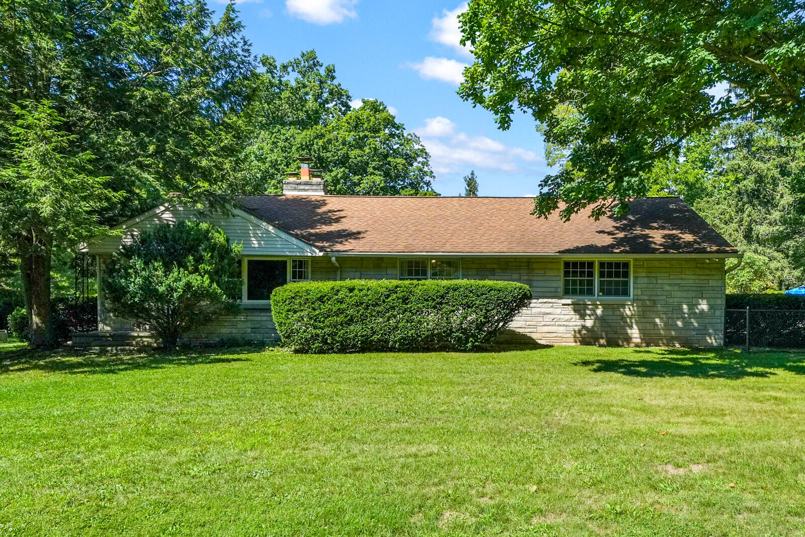 302 North Fulton Street Cassopolis, MI 49031 - Photo 3 of 56 302 N Fulton Street (43 of 55)