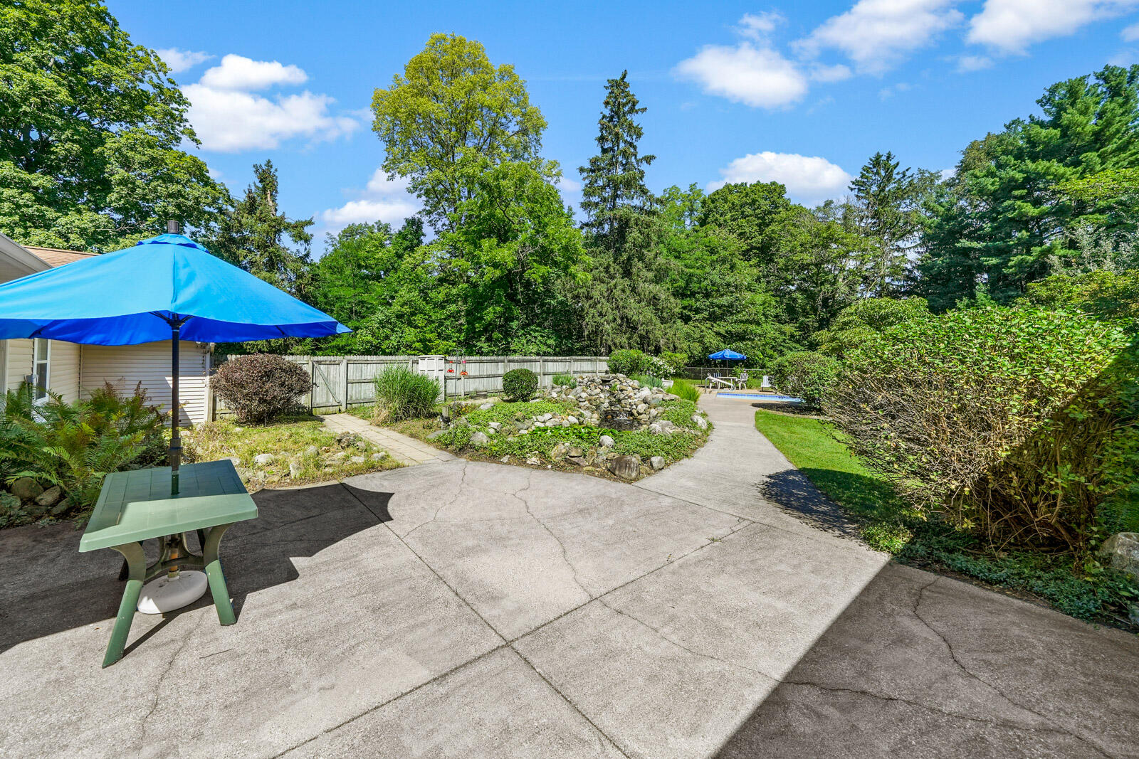 302 North Fulton Street Cassopolis, MI 49031 - Photo 10 of 56 302 N Fulton Street (23 of 55)