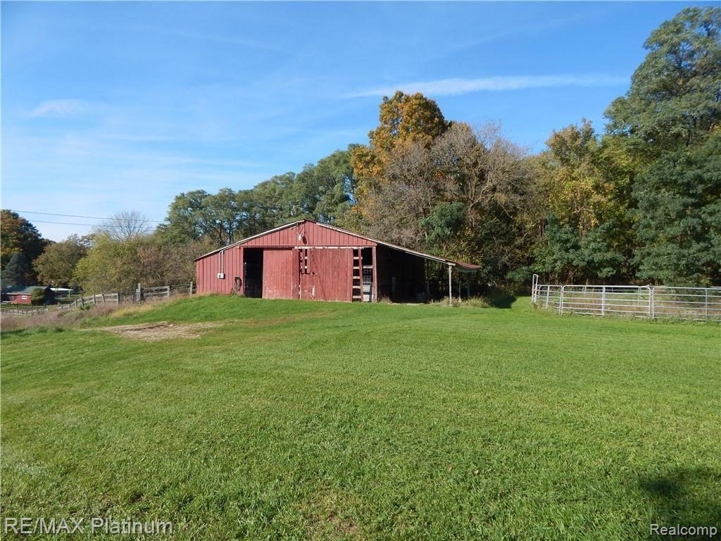 6358 Denton Hill Road Fenton, MI 48430 - Photo 60 of 72 DSCN6646.JPG