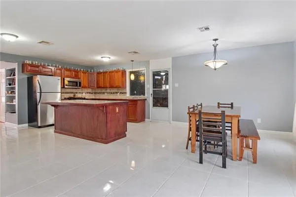 $210,000 | 208 Bear Drive, Arabi, LA 70032