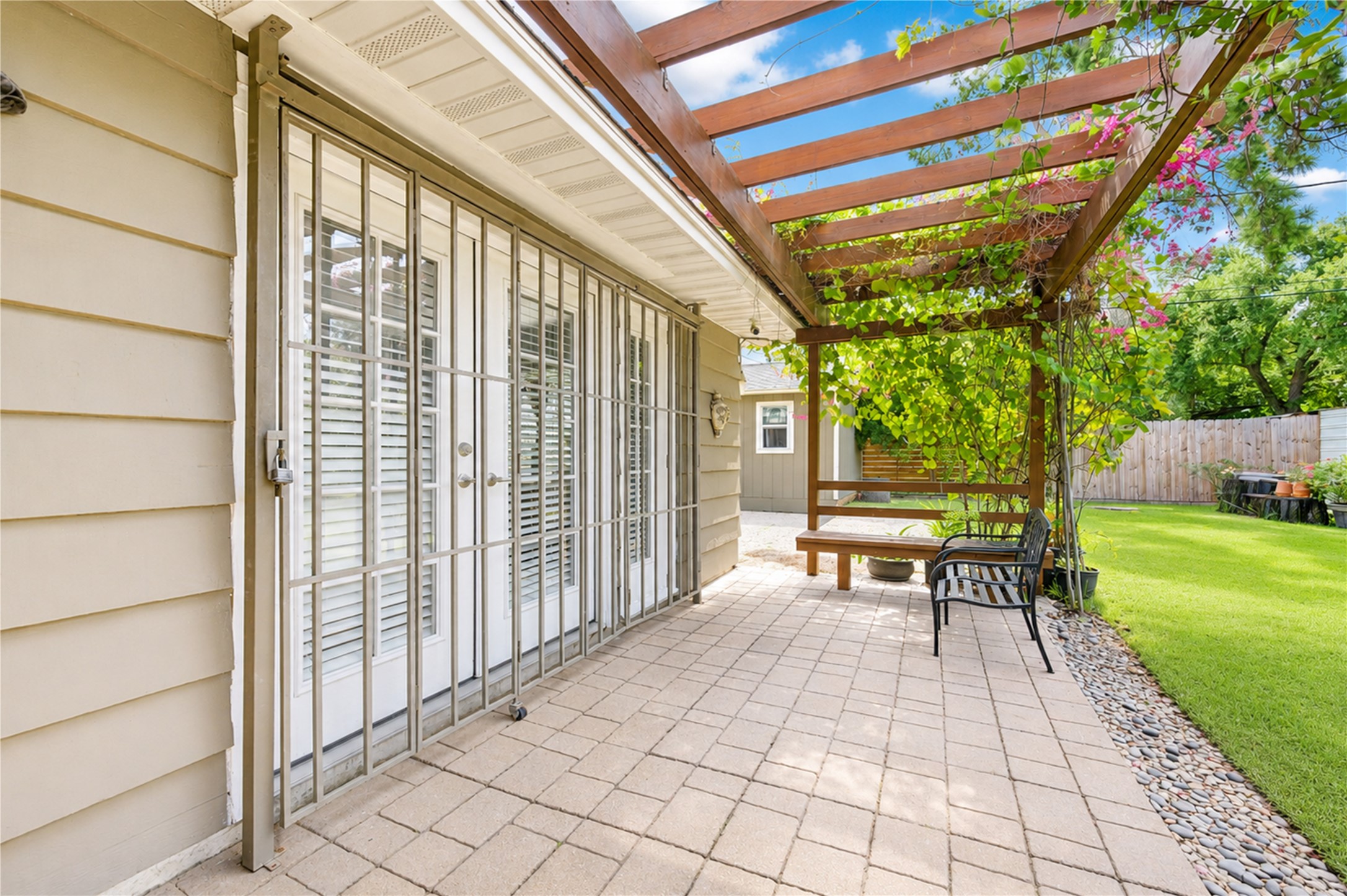 4018 Blalock Road Houston, TX 77080 - Photo 29 of 35 Enjoy the beutiful surroundings.