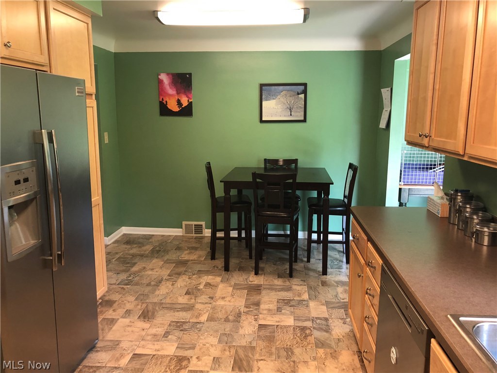 38075 Bainbridge Road Solon, OH 44139 - Photo 9 of 35 Gallery Image 9