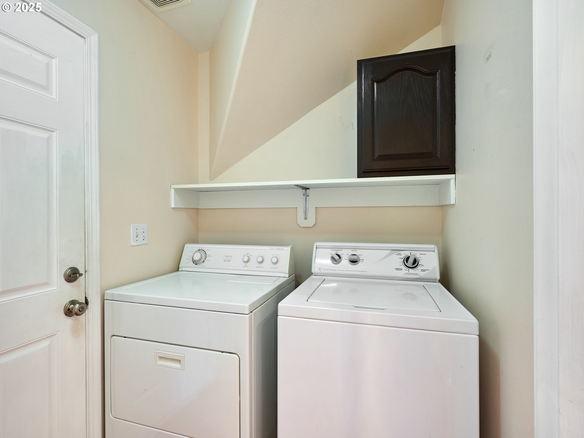 331 Southeast 9th Avenue Canby, OR 97013 - Photo 24 of 35 a utility room with dryer and washer