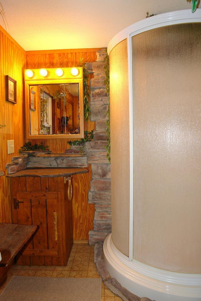 3497 Mt Joy Road Buchanan, VA 24066 - Photo 16 of 60 3497 Mount Joy Road Buchanan-large-016-8