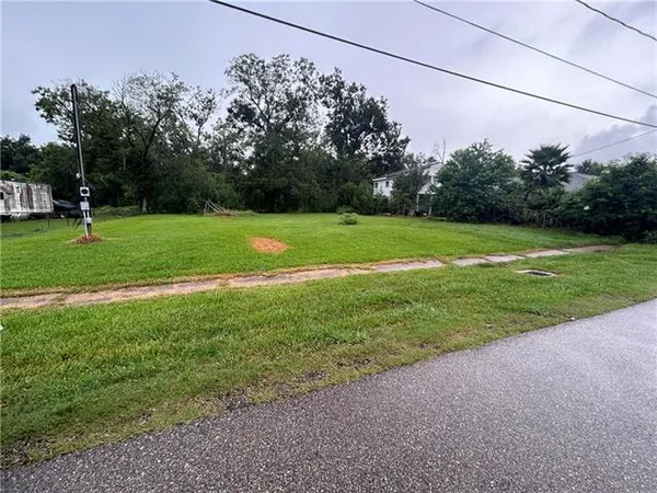 $60,000 | 409 Oak Street, St. Rose, LA 70087