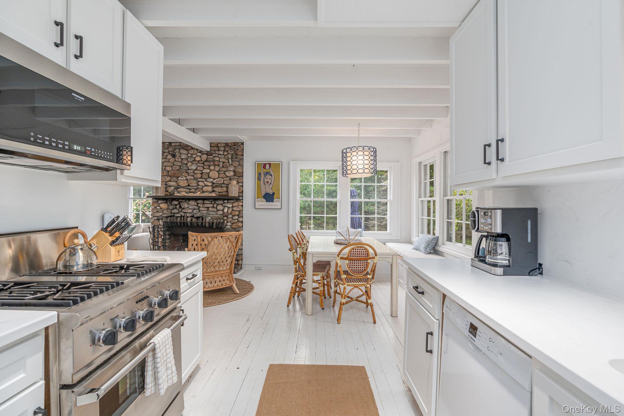 3075 Lighthouse Road Southold, NY 11971 - Photo 12 of 40