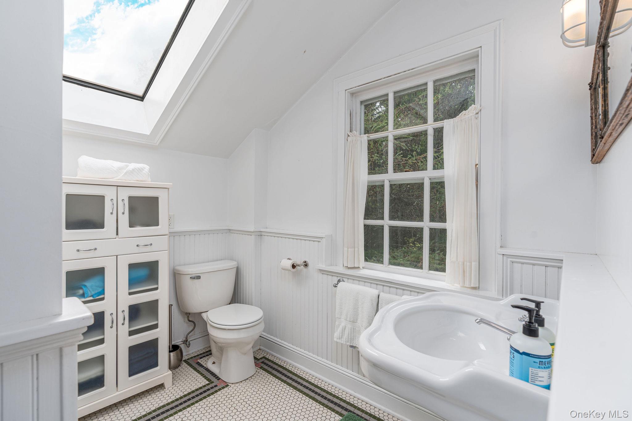 3075 Lighthouse Road Southold, NY 11971 - Photo 22 of 40